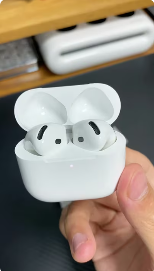 Apple AirPods 4