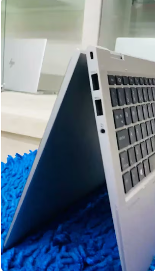HP EliteBook 830 G10