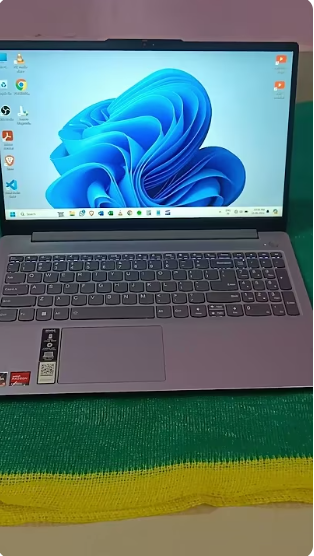 Lenovo IdeaPad Slim 3 15AMN8
