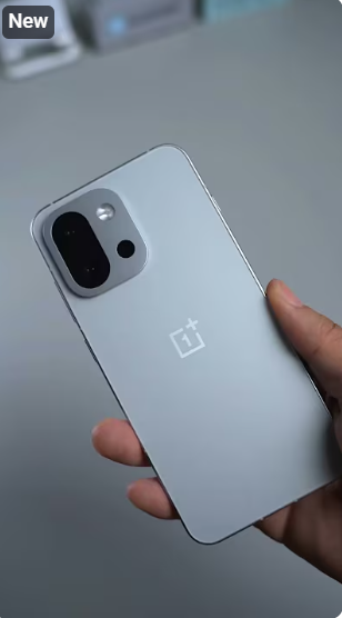 OnePlus 13T .........